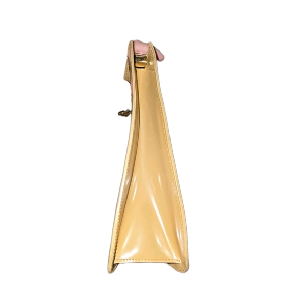 Elegant Tan Furla Leather Shoulder Bag - Picture 5 of 7